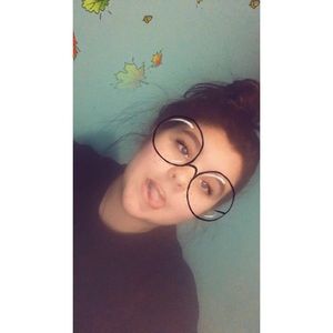 Meet your Posher, Lanie